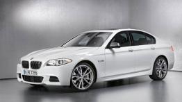 BMW M550d sedan - lewy bok