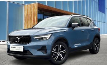 Volvo XC40 Crossover Facelifting 2.0 B4 197KM 2025 Plus Motyw: Dark