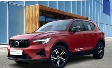 Volvo XC40 Crossover Facelifting 2.0 B4 197KM 2025 Plus Motyw: Dark