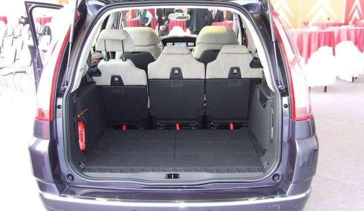 Słoneczny mini van - Citroen C4