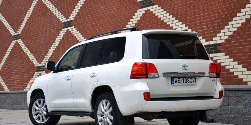 Toyota Land Cruiser V8 - doświadczenie to nie wszystko