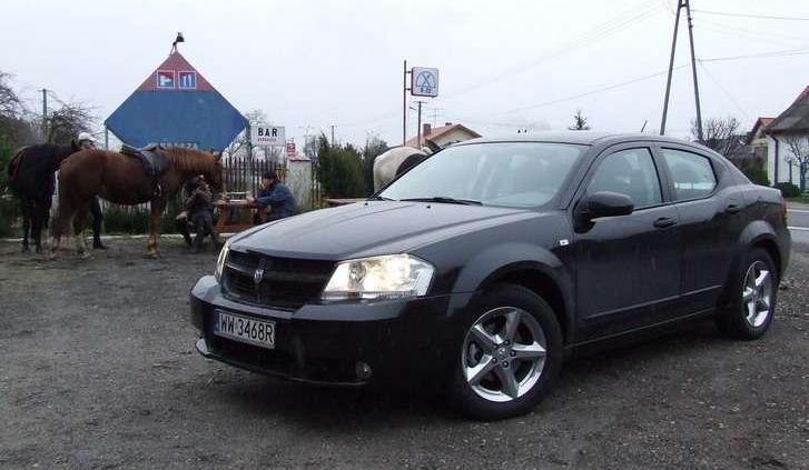 Dodge Avenger - tania limuzyna z silnikiem Volkswagena