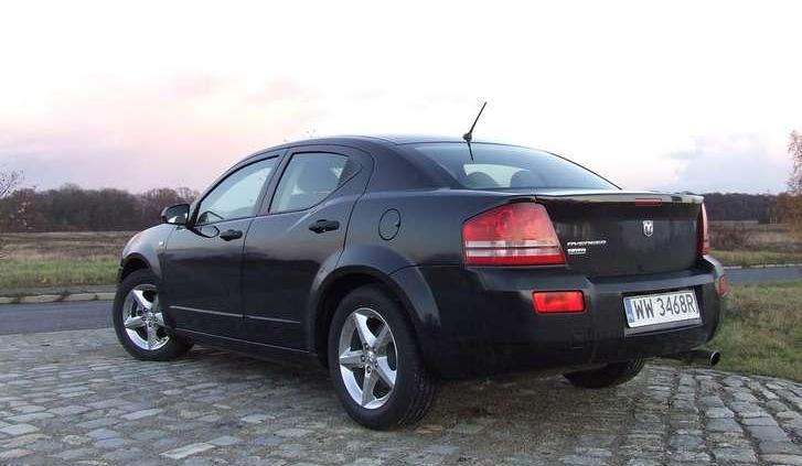 Dodge Avenger - tania limuzyna z silnikiem Volkswagena