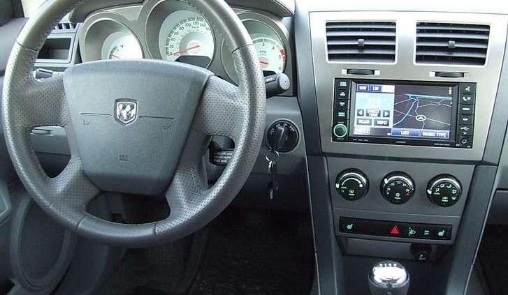 Dodge Avenger - tania limuzyna z silnikiem Volkswagena