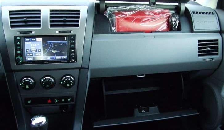 Dodge Avenger - tania limuzyna z silnikiem Volkswagena