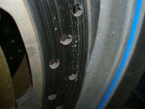 Wymiana klocków hamulcowych (na przykładzie Hayabusy)