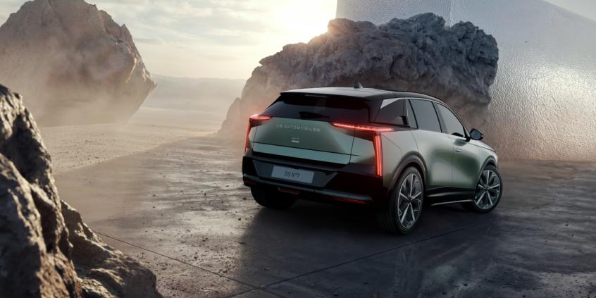 DS N°7 jest jeszcze odważniejszy od poprzednika. Francuski SUV premium w nowoczesnym wydaniu