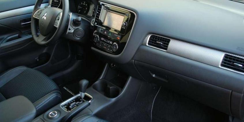 Mitsubishi Outlander FL - korzystna kosmetyka