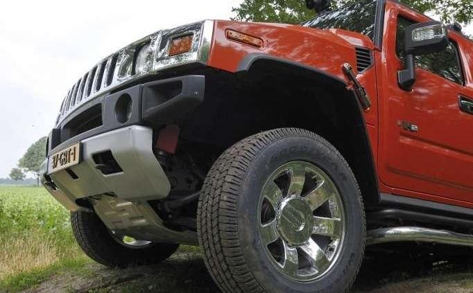 Hummer H2 - kolos dla celebryty