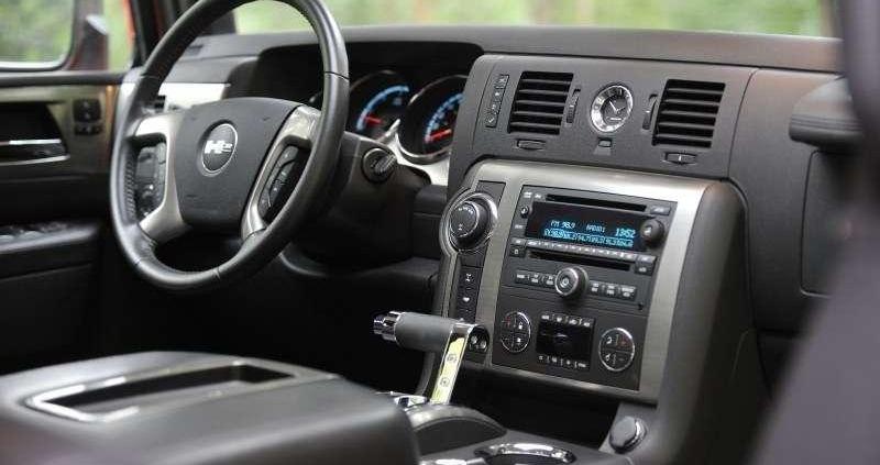 Hummer H2 - kolos dla celebryty