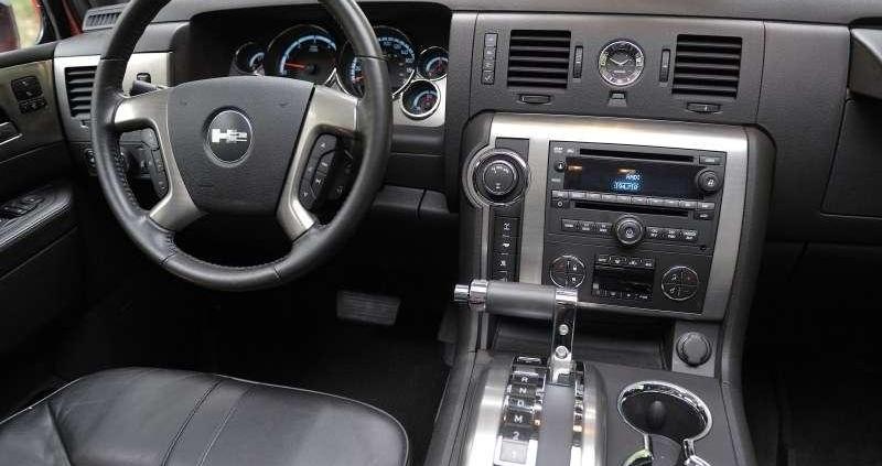 Hummer H2 - kolos dla celebryty