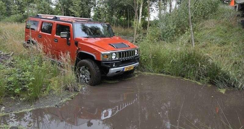 Hummer H2 - kolos dla celebryty