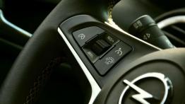 Opel Adam - lek na drogową nudę