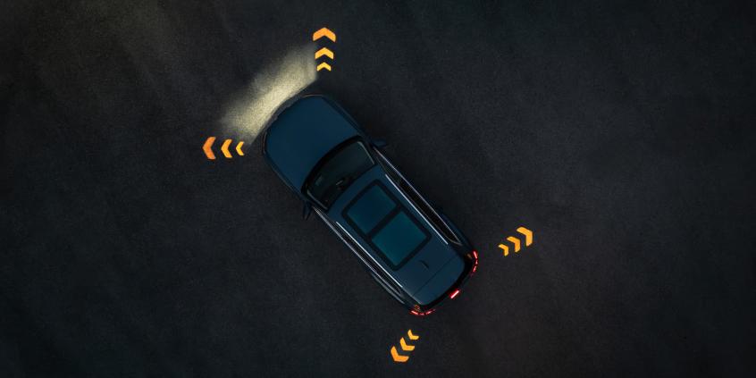 Nowe Audi Q7 z dieslem V6 i kosmicznymi światłami debiutuje na rynku. BMW i Mercedes mają poważny problem