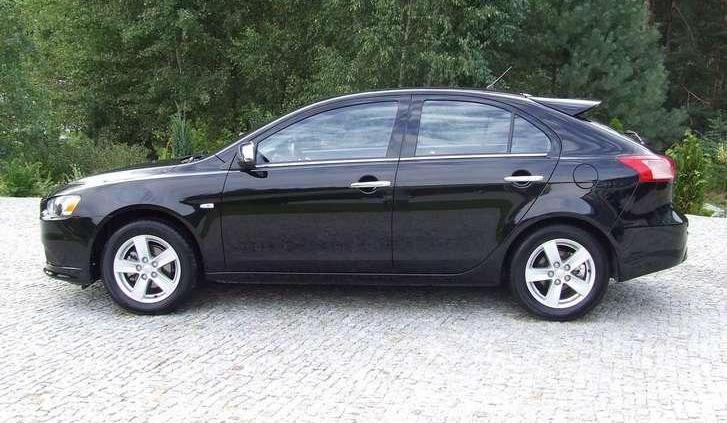 Mitsubishi Lancer Sportback - Rekin bez zębów?