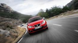 Seat Ibiza FR TDI - przód - reflektory włączone