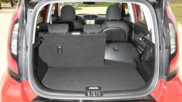 Kia Soul II (2014) GDi - tylna kanapa złożona, widok z bagażnika