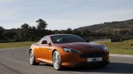 Aston Martin Virage Coupe - widok z przodu