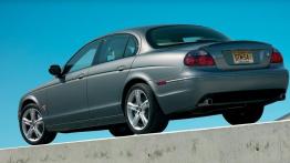 Jaguar S-Type - widok z tyłu