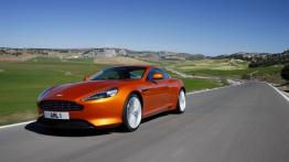 Aston Martin Virage Coupe - widok z przodu