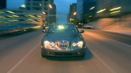 Jaguar S-Type - widok z przodu