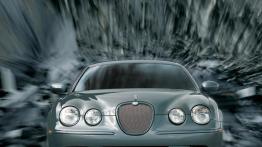 Jaguar S-Type - widok z przodu