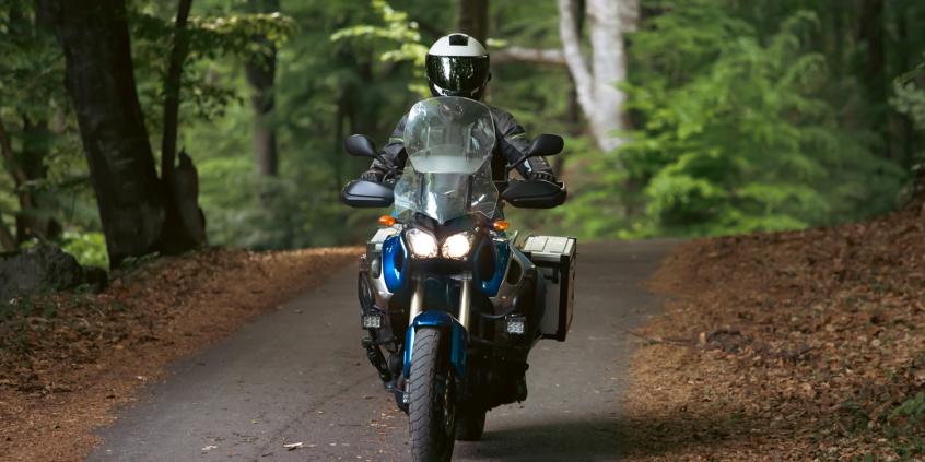 Kawasaki KLE 500 po pierwszym sezonie – czy powrót legendy się udał? Porównanie z Himalayanem 450 i Moto Morini Alltrhike 450 