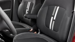 Fiat Palio 1.6 Essence - widok ogólny wnętrza z przodu