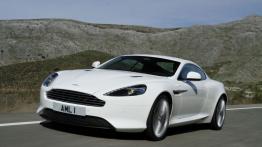Aston Martin Virage Coupe - widok z przodu