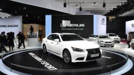 Paris Motor Show 2012 - auta seryjne