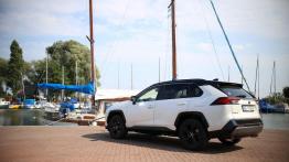 Toyota RAV4 AWD-i Hybrid – czy napęd ma jeszcze znaczenie?
