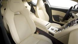Aston Martin Rapide - fotel pasażera, widok z przodu