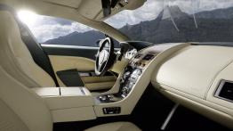 Aston Martin Rapide - widok ogólny wnętrza z przodu
