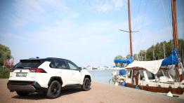 Toyota RAV4 AWD-i Hybrid – czy napęd ma jeszcze znaczenie?