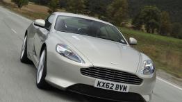 Aston Martin DB9 Facelifting Coupe - widok z przodu