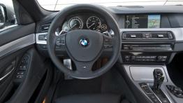 BMW M550d xDrive - kokpit