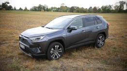 Toyota RAV4 AWD-i Hybrid – czy napęd ma jeszcze znaczenie?