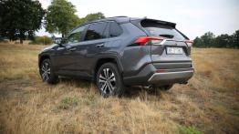 Toyota RAV4 AWD-i Hybrid – czy napęd ma jeszcze znaczenie?
