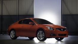 Nissan Altima Coupe - prawy bok
