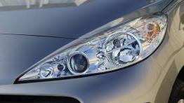 Peugeot 207 Berline - lewy przedni reflektor - wyłączony