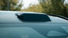 Jak systemy ADAS działają w deszczu i we mgle? Poradnik używania na autostradzie