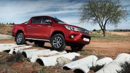 Nowa Toyota Hilux - odpowiedź na Navarę
