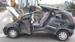 Nie zauważyła linki holowniczej i uderzyła w koparkę