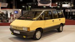 Salon Retromobile – Renault świętuje 120 lat Easy Life