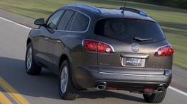 Buick Enklave - widok z tyłu