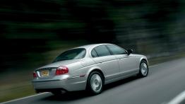 Jaguar S-Type - widok z tyłu