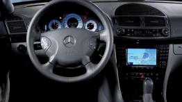 Świat wielkich kombi - nowa Skoda Superb czy używany Mercedes klasy E?