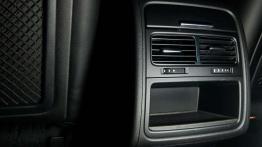 Volkswagen Touareg 3.0 V6 TDI 262 KM - nomad w mieście