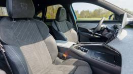 Peugeot 3008 Hybrid 2026 GT Exclusive  - fotel kierowcy, widok z przodu