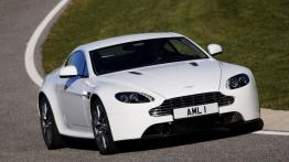 Aston Martin V8 Vantage S Coupe - widok z przodu